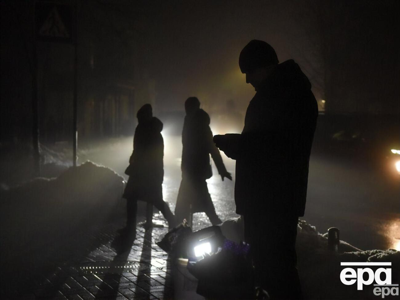 Жителям трех областей и столицы будут выключать электричество