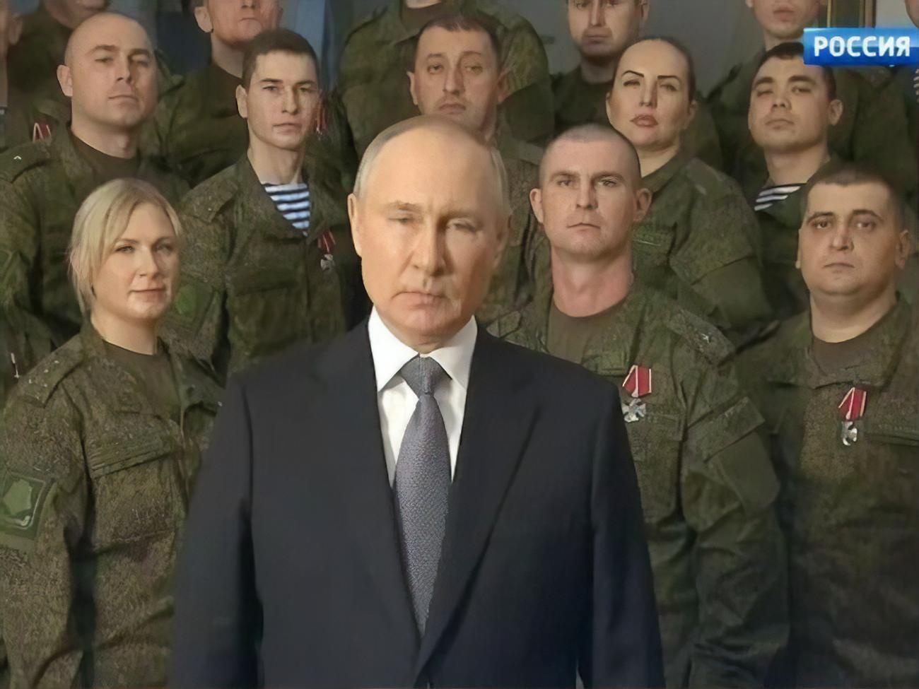 У зверненні Путін повторив низку пропагандистських штампів про "неонацистів", проти яких нібито воює РФ, і "лицемірний Захід"