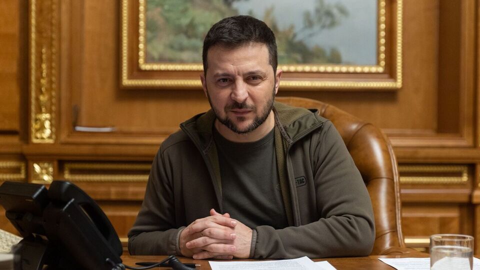 Зеленский пожелал Украине победы в новом году