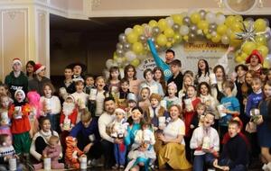 Акция "Ринат Ахметов – Детям" за 20 лет помогла более чем 1 млн детей