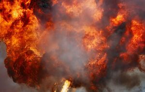 Взрыв и пожар произошли на стоянке авиационной техники