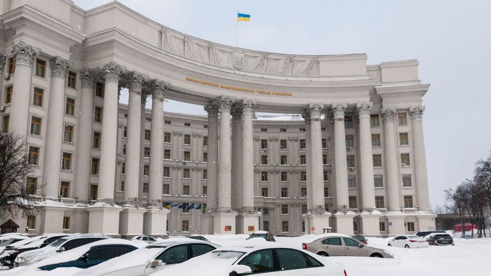 Уже есть 21 случай угроз украинским посольствам и консульствам в 12 странах, сообщили в МИД