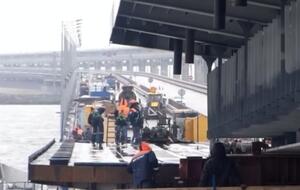 Автомобильную часть моста, поврежденную взрывом, восстанавливали почти два месяца