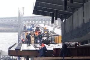 Автомобильную часть моста, поврежденную взрывом, восстанавливали почти два месяца