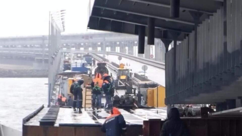 Автомобільну частину мосту, пошкоджену вибухом, відновлювали майже два місяці