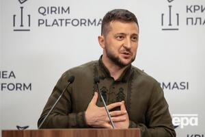 Видання зазначає, що рішення Зеленського залишитися у Києві стало одним із найважливіших моментів у війні