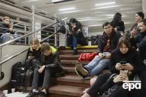 Жители и гости столицы используют метрополитен как укрытие