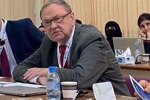 В России говорят, что не будут поставлять нефть тем, кто присоединится к потолку цен. Дурилки картонные, они уже перестали ее у вас покупать