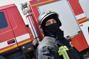 Все службы уже работают на местах попаданий, отметили в ОВА