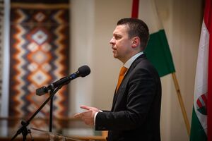 Менцер заявив, що Угорщина "говорить мовою миру, хоче припинення вогню"