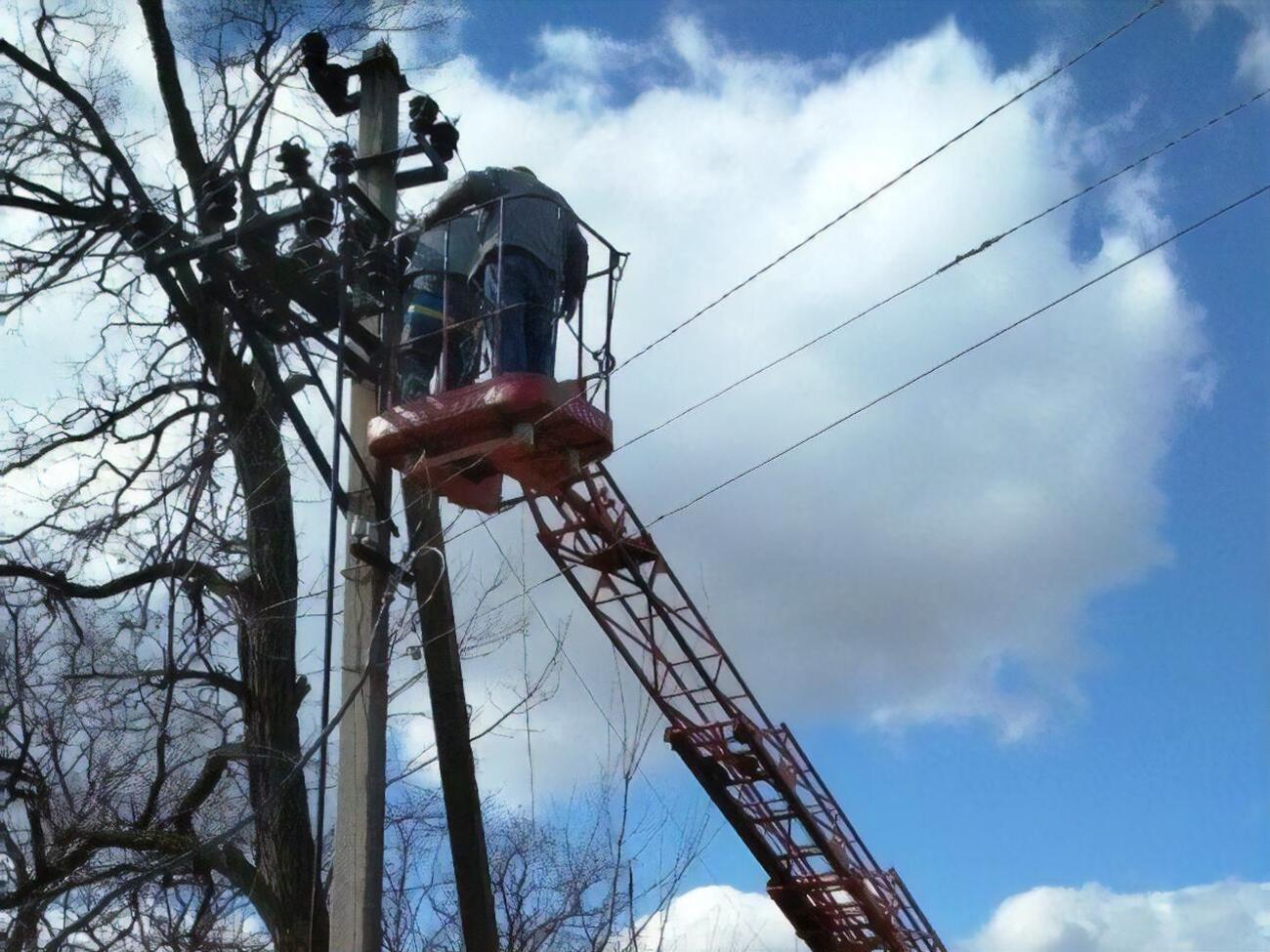 Без света пока остается 96 населенных пунктов в Донецкой области