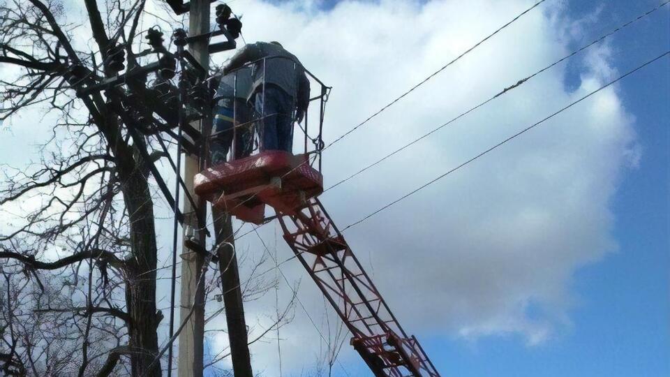 Без света пока остается 96 населенных пунктов в Донецкой области