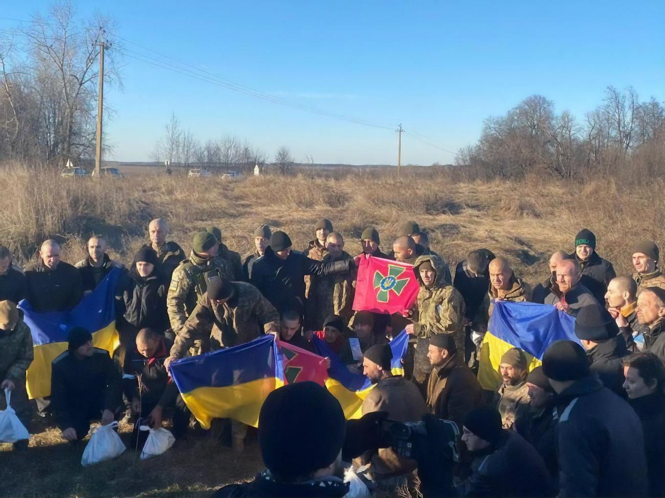 У складі групи&nbsp;&ndash; 58 чоловіків і дві жінки