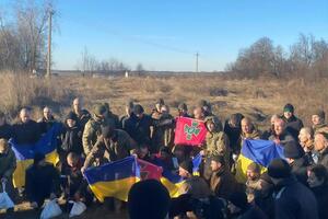 У складі групи – 58 чоловіків і дві жінки