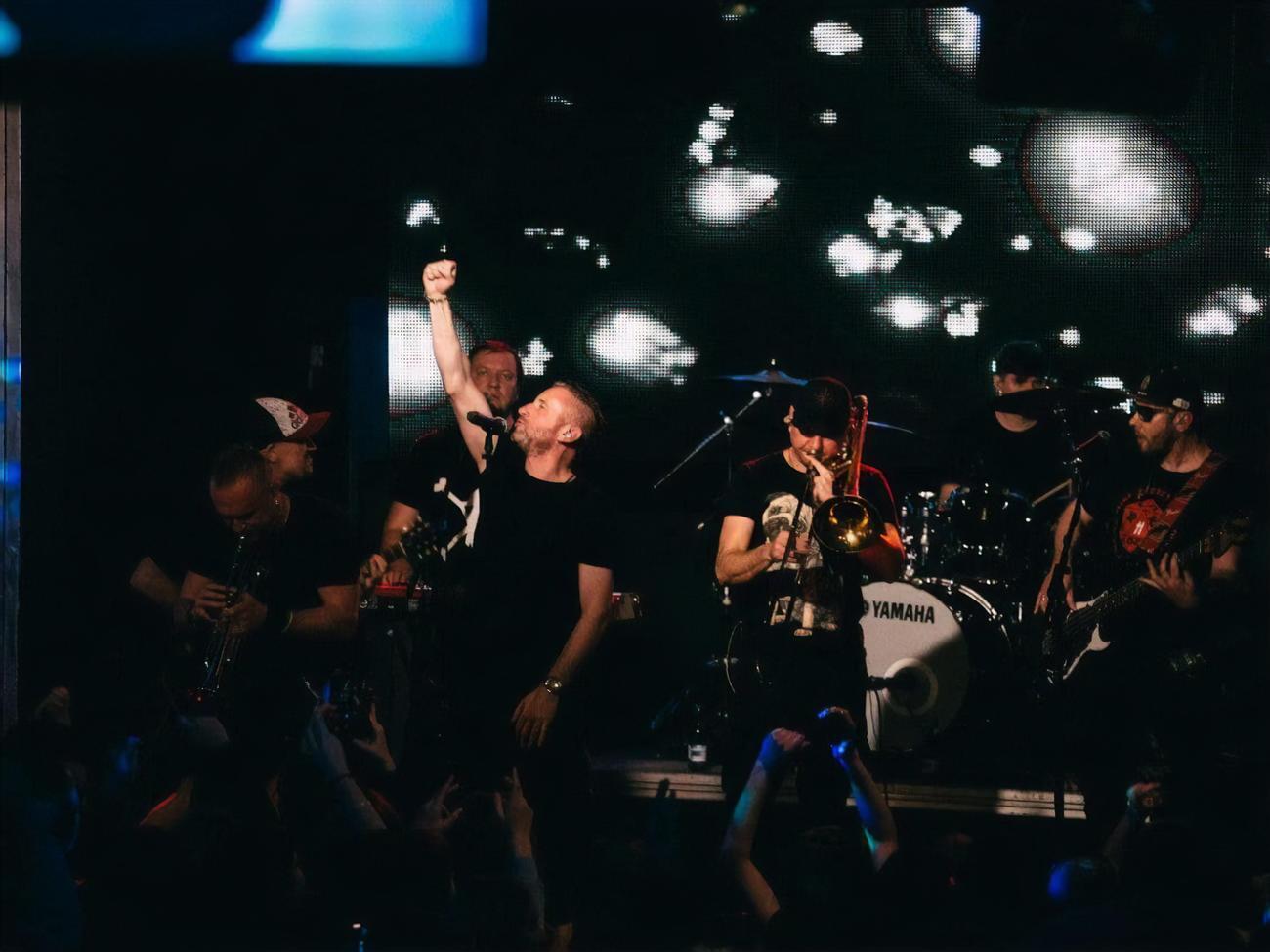 "Жадан і Собаки": Вітаємо наших військових із Днем ЗСУ