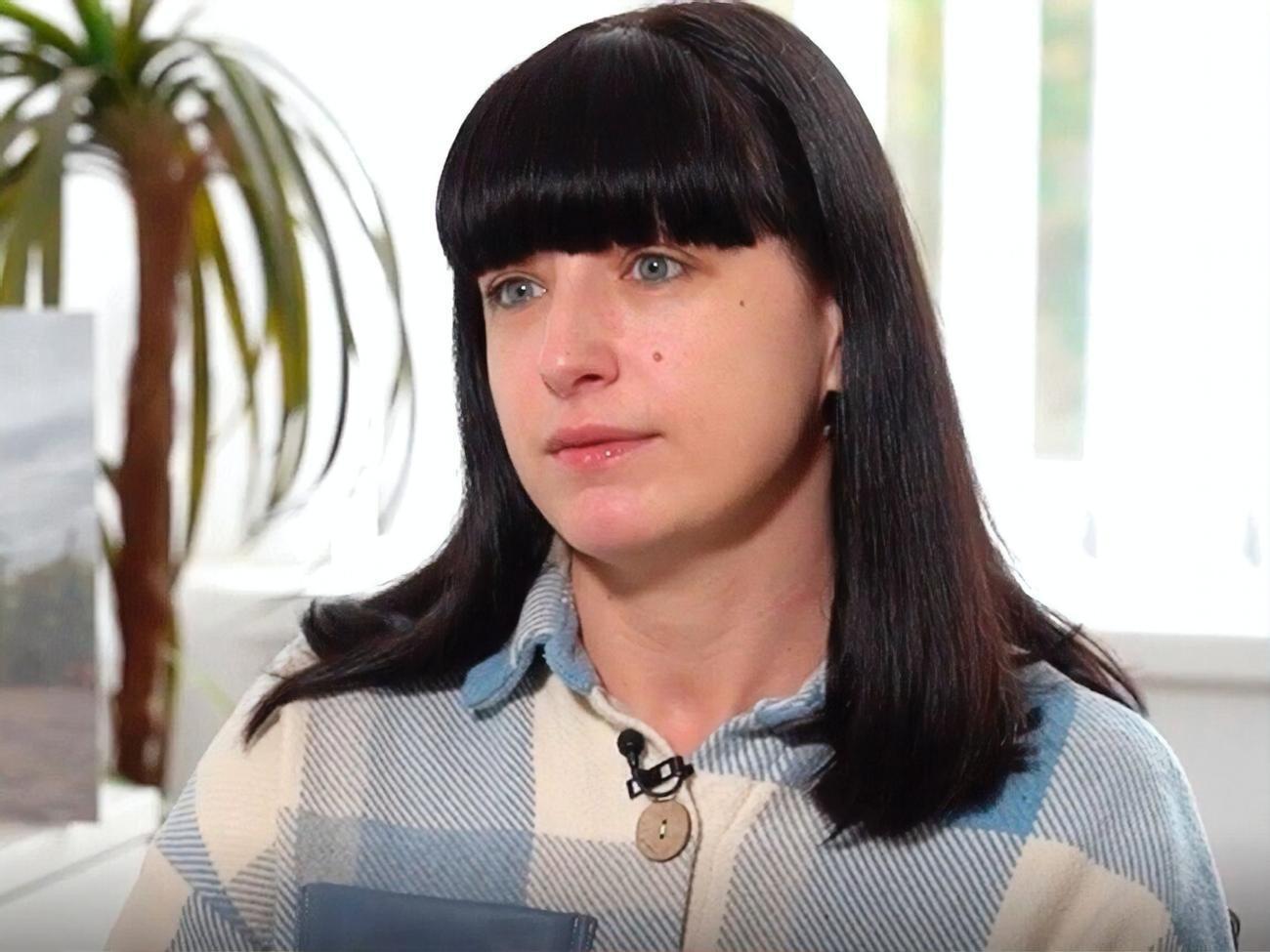 Юлія: Я працювала на комбінаті "Азовсталь" секретаркою років 12. Було дуже боляче бачити в новинах, що там відбувалося, коли вмирали люди