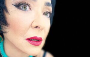 Лолиту пристыдили в сети