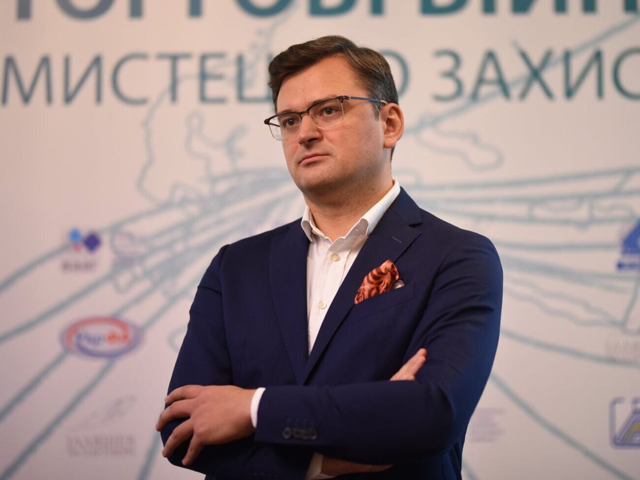 За дві доби підозрілі пакунки надійшли до 31 посольства й консульства. Це безпрецедентний терор, але залякати українську дипломатію не вдасться