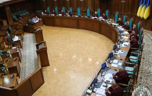 Троє суддів КСУ пішли у відставку