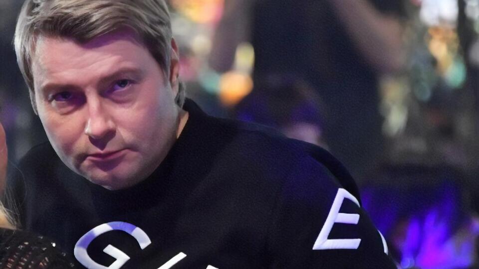РосСМИ пишут, что Баскова выводили на сцену под руки