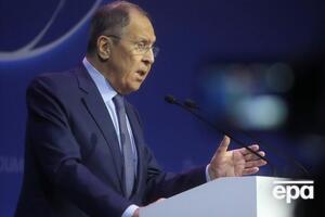 Лавров поделился историей о поездке за границу