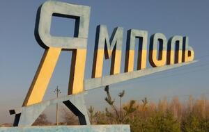 Россияне ударили по центральной площади поселка, когда там выдавали гуманитарную помощь