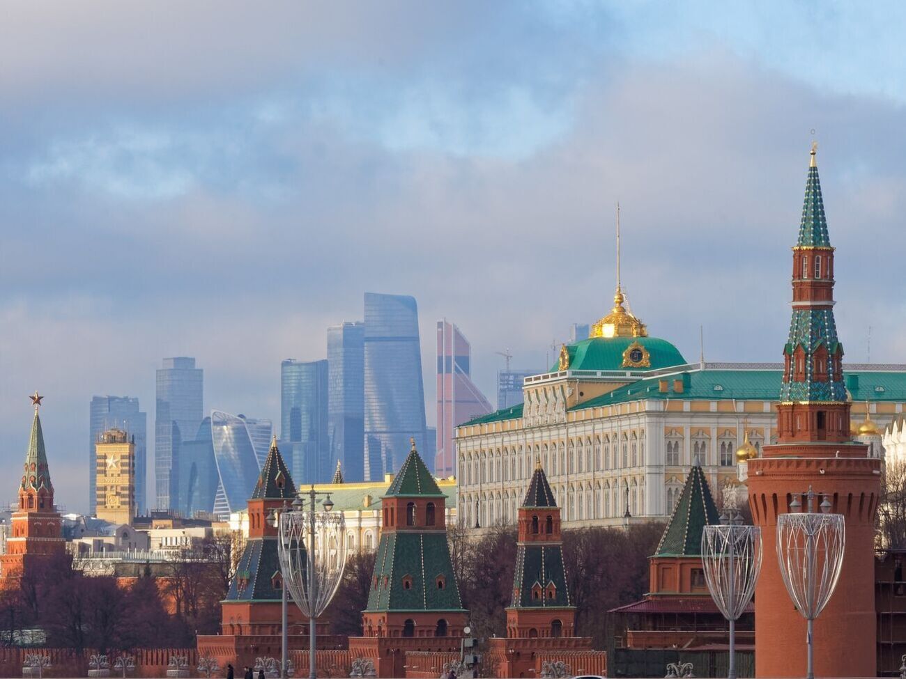 У Кремлі намагаються схилити Україну до перемовин, вважає голова польської розвідки