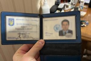 Мужчина за $1 тыс. предлагал скрыто выехать за границу гражданам призывного возраста на основании фиктивных документов, отметили в Киевской городской прокуратуре