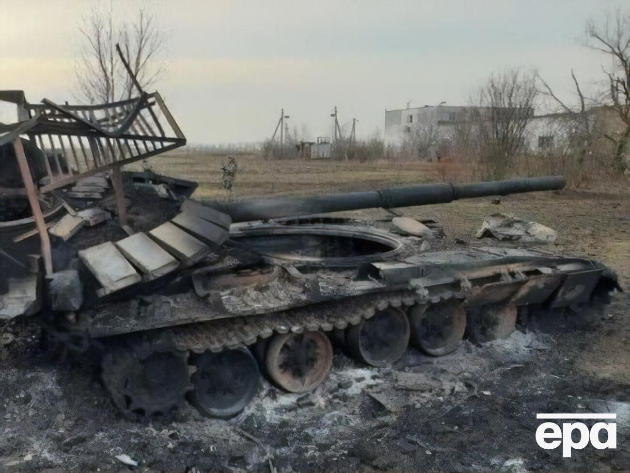 Оккупанты ввязались в битву на Донбассе и не могут остановиться и перебросить войска на другое направление, отметил Жданов