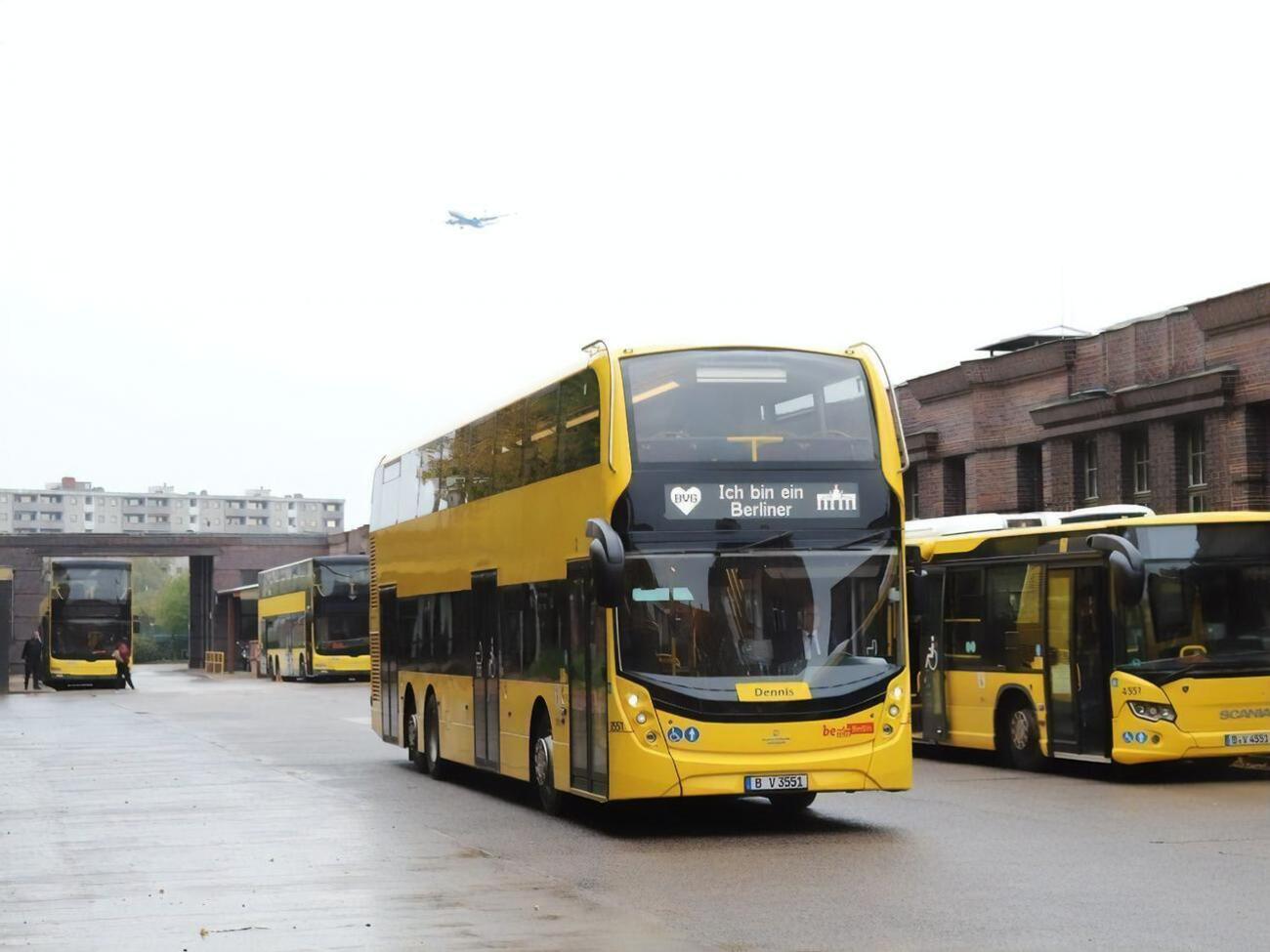 Перед відправленням у Київ автобуси пройшли підготовку у ремонтних майстернях