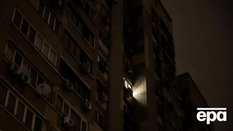 Найбільше вимкнень цього вечора – у Києві та семи областях України