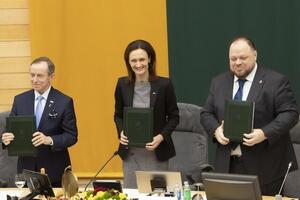 Гродский, Чмилите-Нильсен и Стефанчук подписали совместную декларацию по результатам XII сессии Межпарламентской ассамблеи Польши, Литвы и Украины