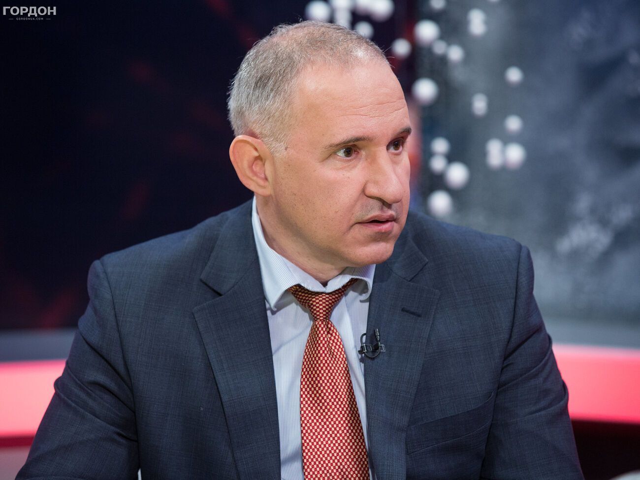 Тодуров:&nbsp;Видео, где я в операционной с фонариком, показали мировые каналы. Позвонил папа пациентки из Косово: "Мы вас узнали. Тогда у нас шла война, и вы спасли девочке жизнь. А теперь у вас война. Чем мы можем помочь?" Я расплакался