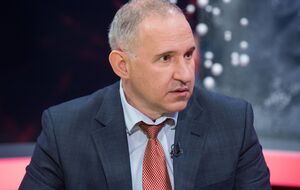 Тодуров: Видео, где я в операционной с фонариком, показали мировые каналы. Позвонил папа пациентки из Косово: "Мы вас узнали. Тогда у нас шла война, и вы спасли девочке жизнь. А теперь у вас война. Чем мы можем помочь?" Я расплакался