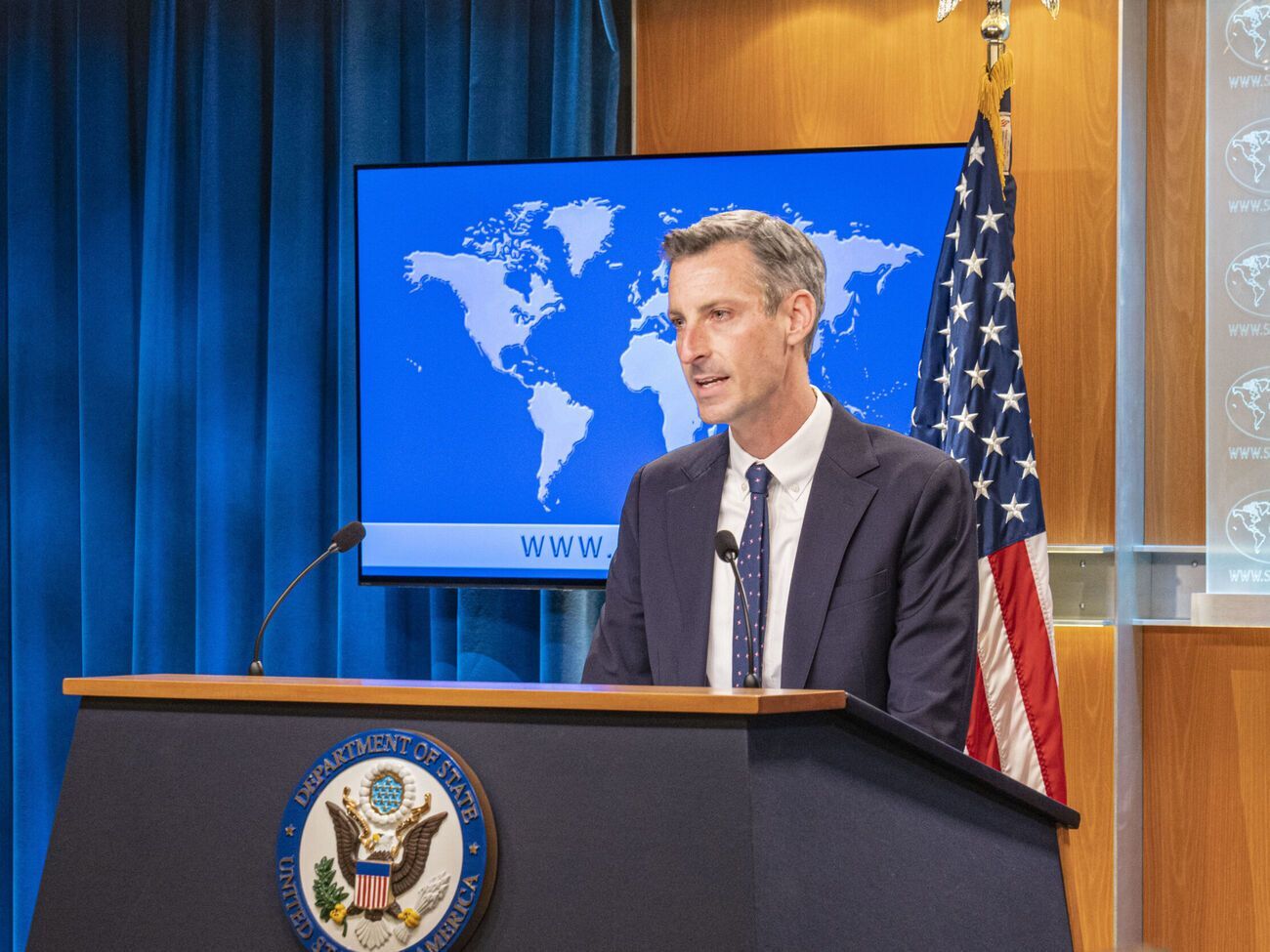 Прайс: Мы считаем бряцание ядерным оружием безответственным и опасным