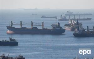 В районе проливов Босфор и Дарданеллы прохода в Средиземное море ждут более 25 танкеров с российской нефтью