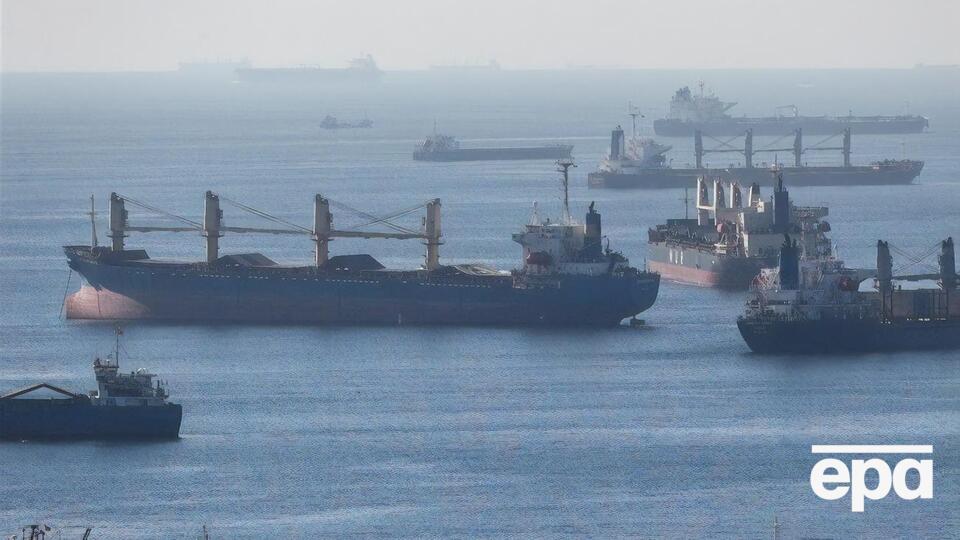 У районі проток Босфор і Дарданелли проходу в Середземне море чекає понад 25 танкерів із російською нафтою