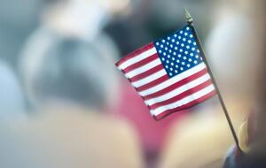 Попавшим в список компаниям Вашингтон ограничивает доступ к оборудованию и технологиям США