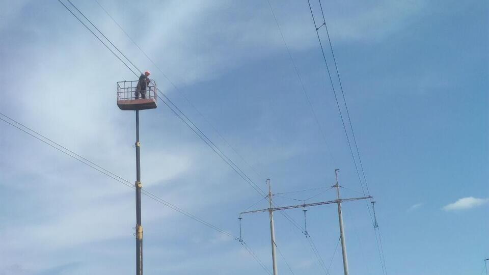 Энергетики продолжают ремонтные работы после российских обстрелов