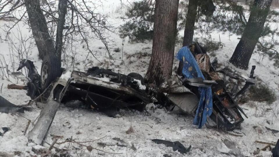 Попередньо, машина підірвалася на міні
