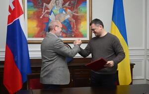 Качер и Кулеба провели встречу в Киеве 8 декабря