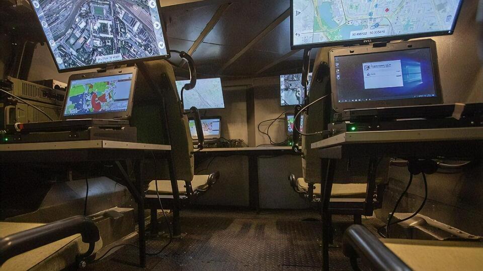 Украинские военные очень заинтересованы в автоматизированной системе управления войсками стратегического уровня, отметил министр обороны