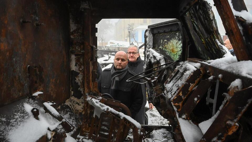 Словацька делегація відвідала Україну і пообіцяла новий пакет допомоги. На фото у центрі – міністр оборони Словаччини Ярослав Надь