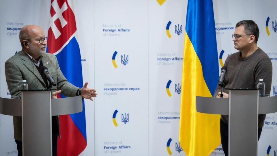 Качер зазначив на пресконференції з Кулебою, що уряд Словаччини 7 грудня схвалив новий пакет оборонної допомоги Україні