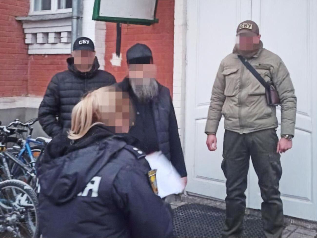 У СБУ заявили, що архієпископ поширював через соцмережі повідомлення, якими принижував національну честь і гідність українців