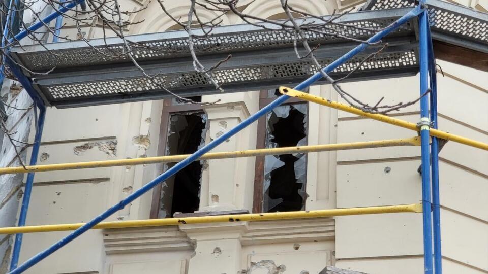 Російські загарбники вкотре обстріляли цивільну інфраструктуру Херсона