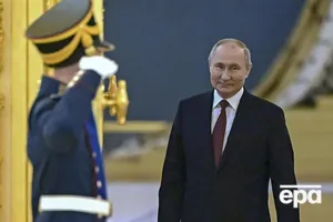 Путину сейчас опасно передавать власть преемнику, считает Пономарев