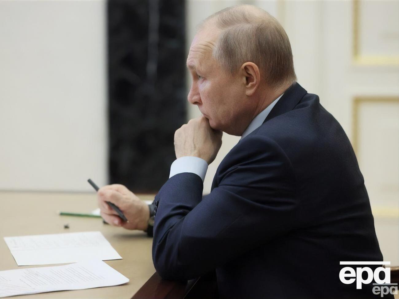 В феврале Путин объявлял о "денацификации" Украины, а теперь гордится "новыми территориями" и "внутренним Азовским морем"