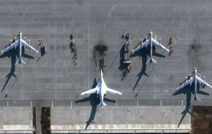 Российские СМИ сообщали, что в Энгельсе 5 декабря на военном аэродроме упал беспилотник, в результате чего были повреждены два стратегических бомбардировщика