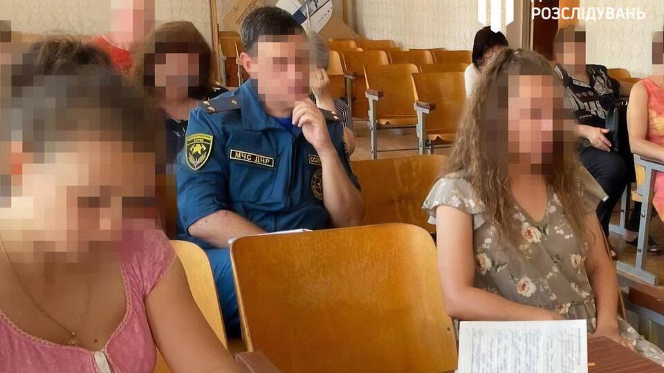 За даними слідства, чоловік добровільно перейшов працювати до окупантів